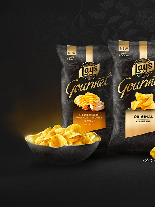 Lay's Gourmet Camembert Walnut & Honey Chips 145g